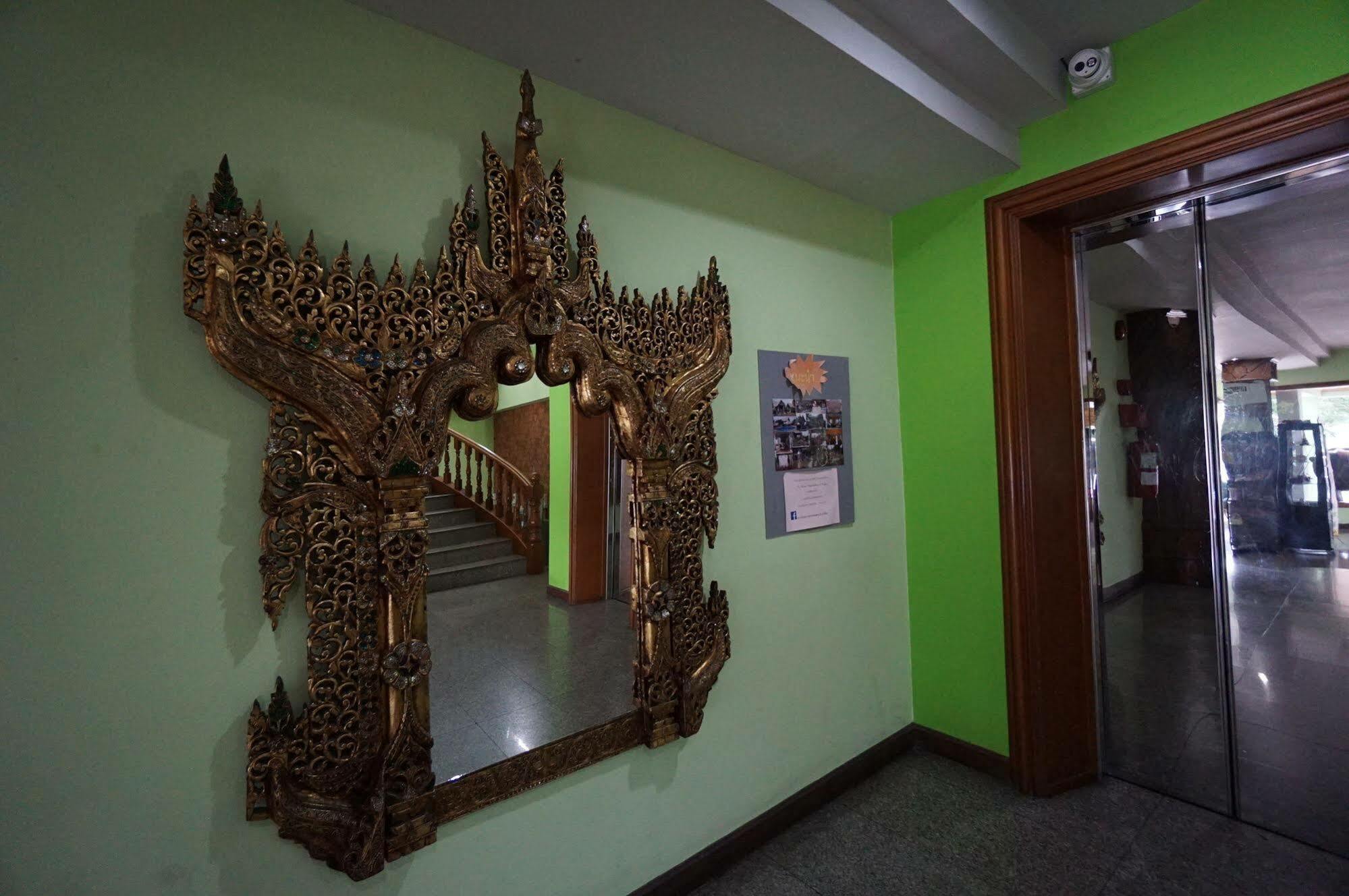 Green Palace Hotel Chiang Mai Extérieur photo